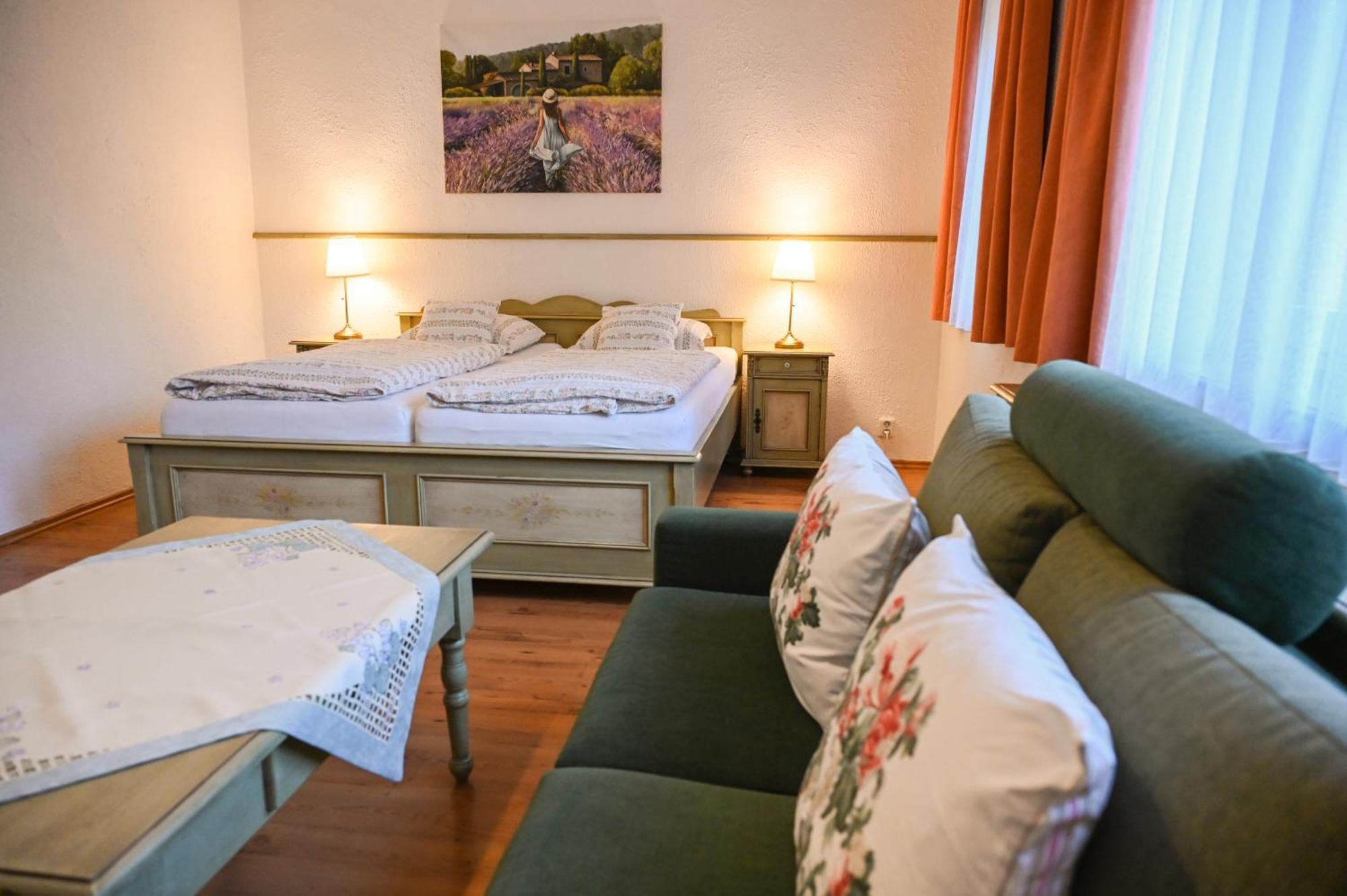 Hotel Diana Apartments Prague Ngoại thất bức ảnh