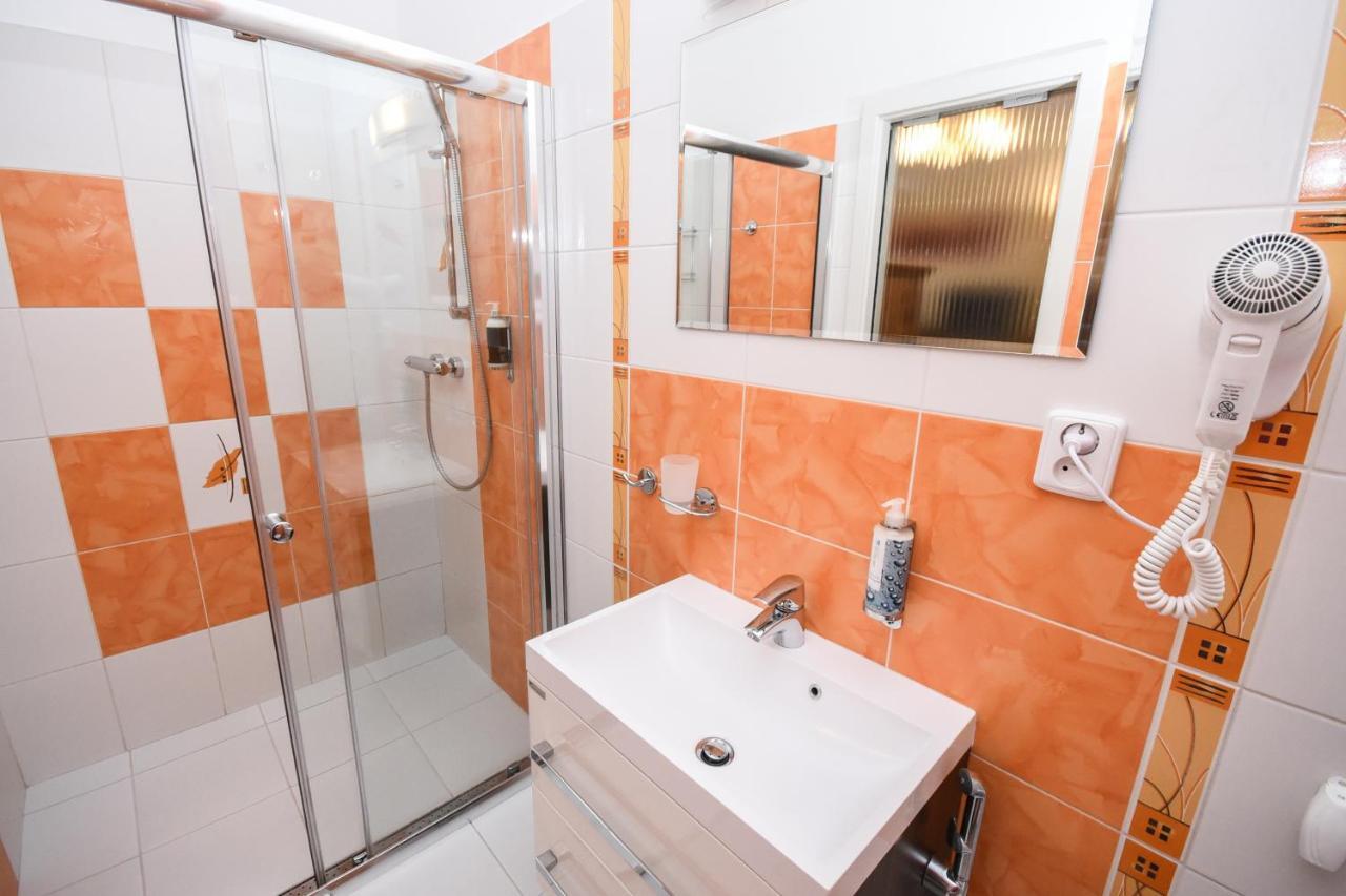 Hotel Diana Apartments Prague Phòng bức ảnh